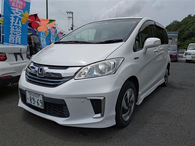 フリード　ハイブリッド　１．５ ＨＹＢＲＩＤジャストセレ７人