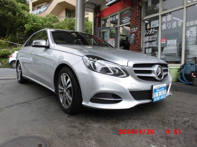 Ｅクラス　セダン　Ｅ３００　アバンギャルド