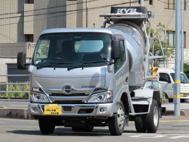 デュトロ　３ｔ　コンクリートミキサー