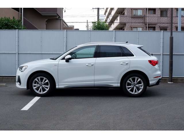 車両画像11