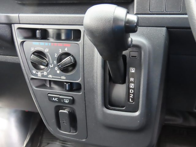 車両画像23