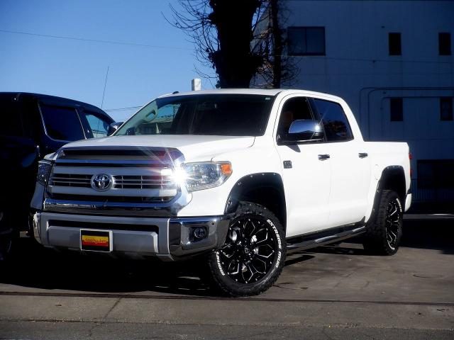 タンドラ　４ＷＤ　クルーマックス　リミテッド　Ｖ８