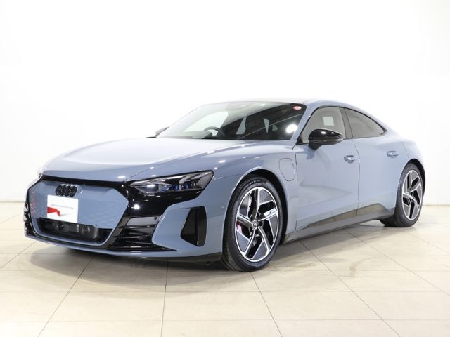 ＲＳ　ｅ－トロン　ＧＴ　ベースグレード