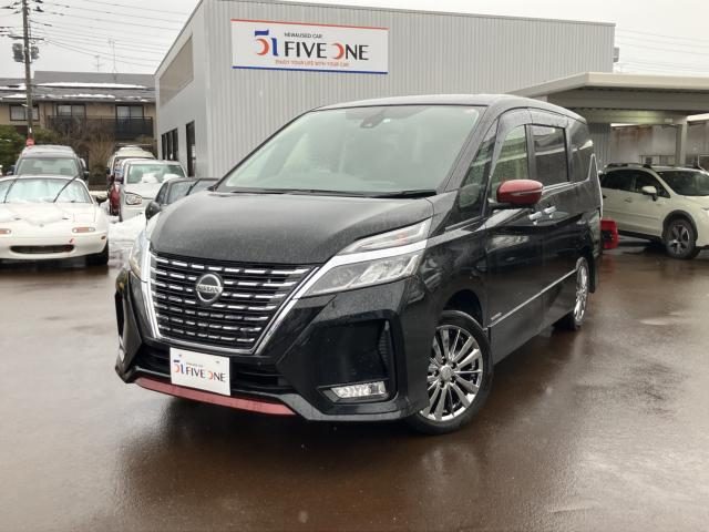 セレナ　Ｓハイブリッド　４ＷＤ　ハイウェイスター　Ｖ