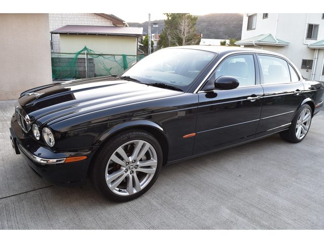 ＸＪシリーズ　セダン　スーパー　Ｖ８