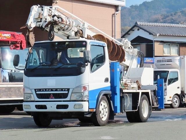 キャンター　穴掘建柱車