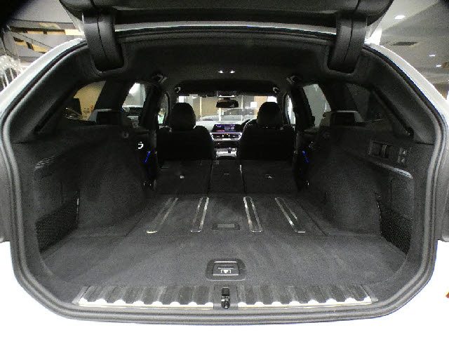 車両画像30