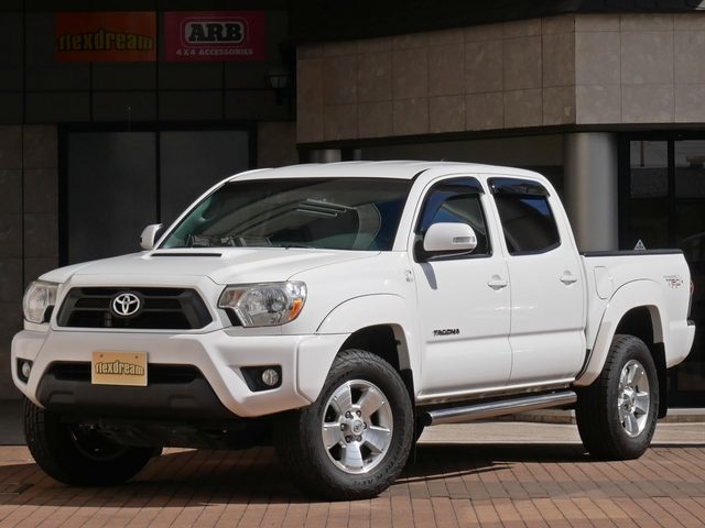 タコマ　４ＷＤ　ダブルキャブ　ＴＲＤスポーツ