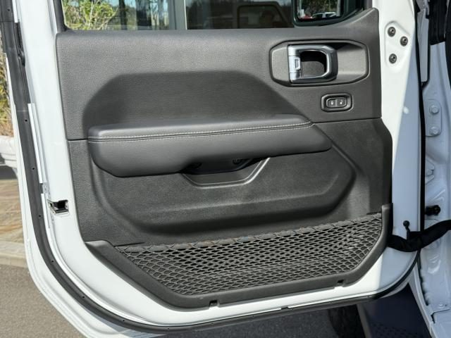 車両画像25