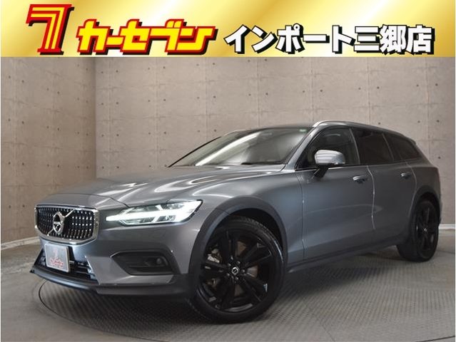 Ｖ６０　クロスカントリー　Ｔ５　ＡＷＤ　プロ