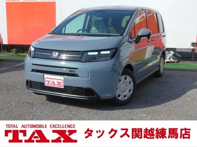 フリード　ｅ：ＨＥＶ　１．５　ｅ：ＨＥＶ　エアー　６人乗り　ホ