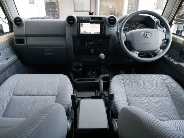 車両画像13