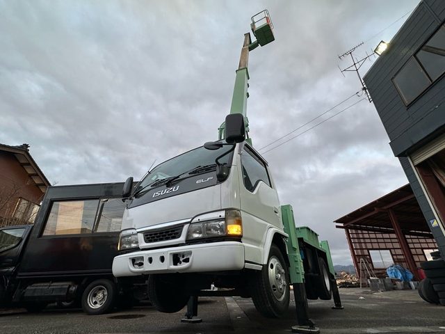 エルフ　高所作業車
