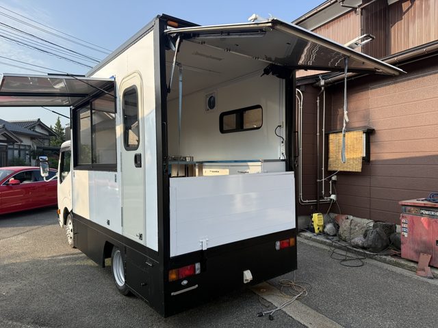 車両画像23