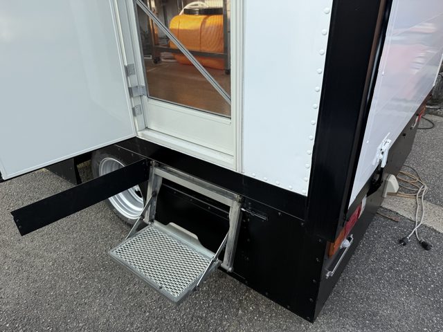車両画像30