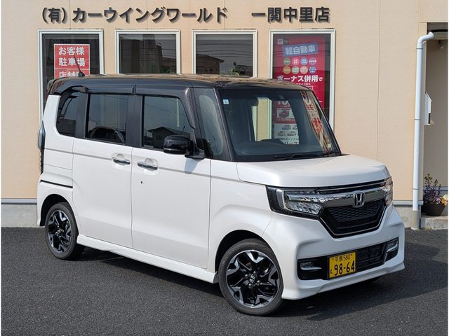 Ｎ　ＢＯＸ　カスタム　４ＷＤ　Ｇ　Ｌターボ　ホンダセンシング