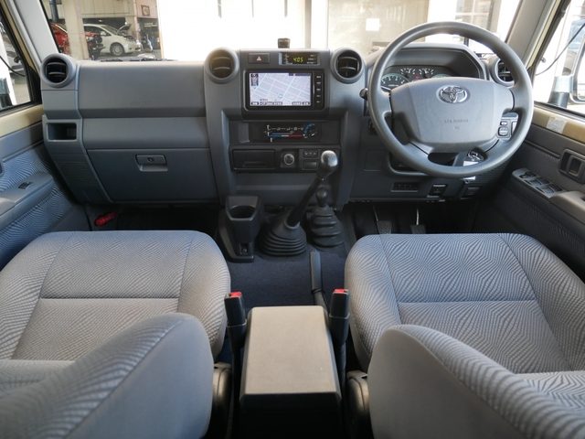 車両画像13