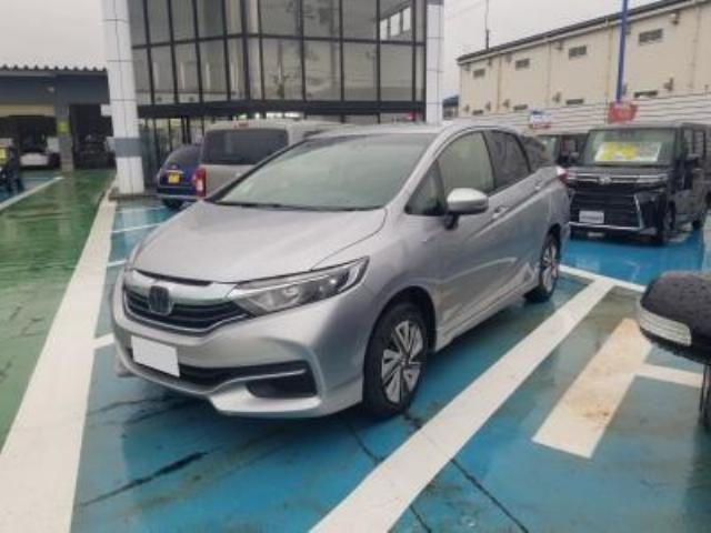 シャトル　ハイブリッド　４ＷＤ　ホンダセンシング