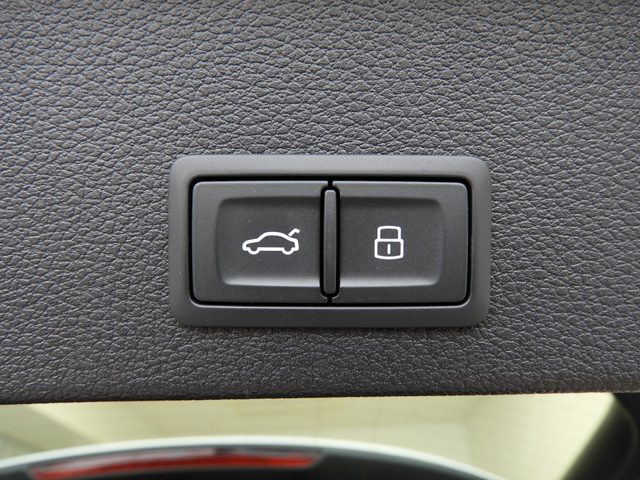 車両画像30