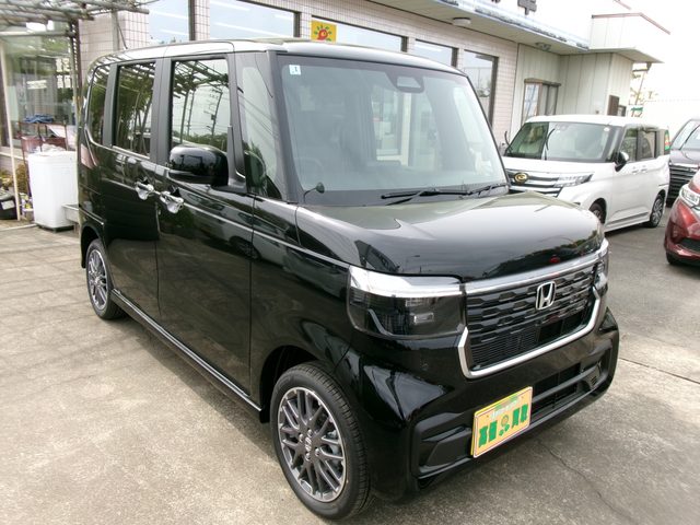 Ｎ　ＢＯＸ　カスタム　４ＷＤ　ターボ