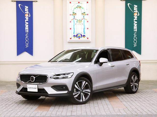 Ｖ６０　クロスカントリー　アルティメット　Ｂ５　ＡＷＤ