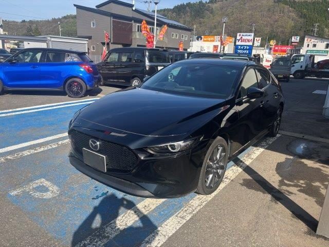 ＭＡＺＤＡ３　ファストバック　２０Ｓ　Ｌパッケージ　４ＷＤ