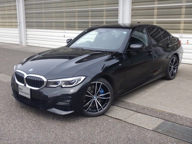 ３シリーズ　セダン　３３０ｉ　Ｍスポーツ