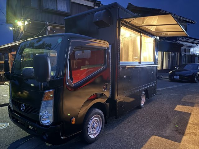 アトラス　キッチンカー　８Ｎｏ．登録車　
