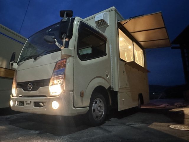 アトラス　キッチンカー　８Ｎｏ．登録車