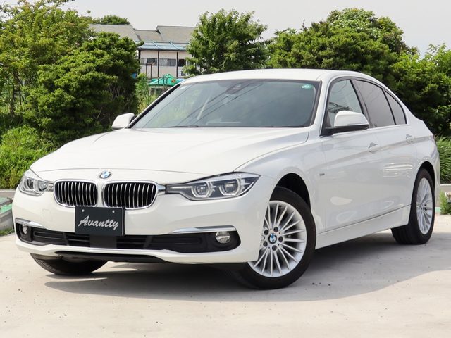 ３シリーズ　セダン　３２０ｉ　ラグジュアリー