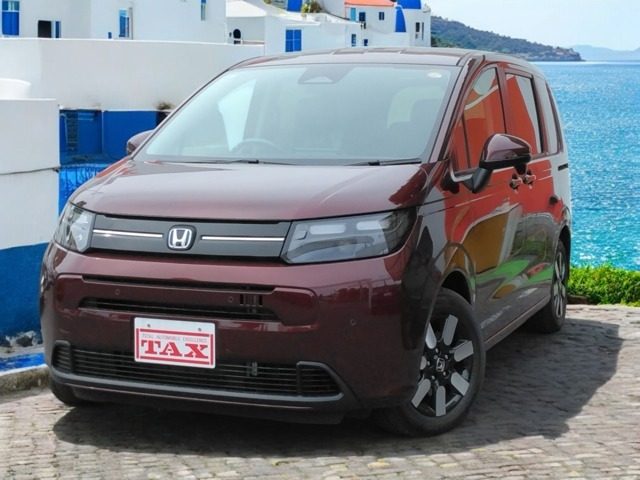 フリード　ｅ：ＨＥＶ　１．５　ｅ：ＨＥＶ　エアー　ＥＸ　８イン