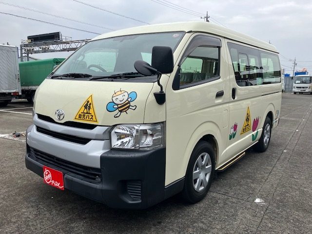 ハイエースワゴン　幼児バス　２＋１２／１．５人乗り