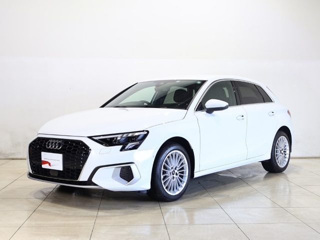 Ａ３　スポーツバック　４０　ＴＦＳＩ　クワトロ　アドバンスド