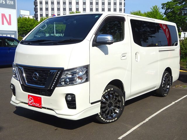 ＮＶ３５０キャラバン　４ＷＤ　プレミアムＧＸ　低床　ロング