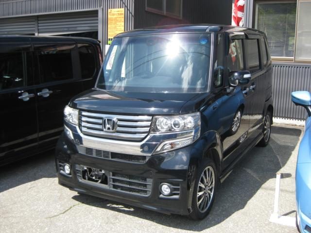Ｎ　ＢＯＸ　カスタム　４ＷＤ　ターボＳＳパッケージ