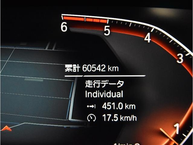 車両画像30