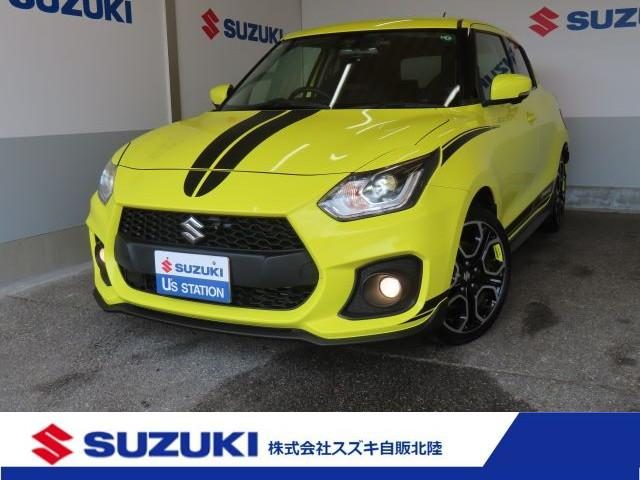 スイフト　スポーツ　６ＭＴ／カーナビ／全方位カメラ