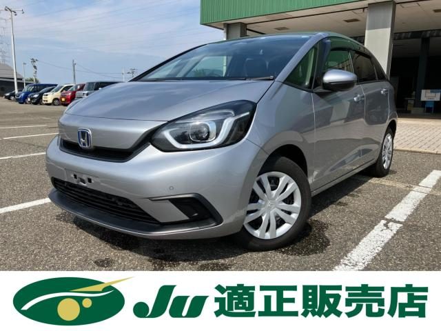 フィット　ｅ：ＨＥＶ　ベーシック