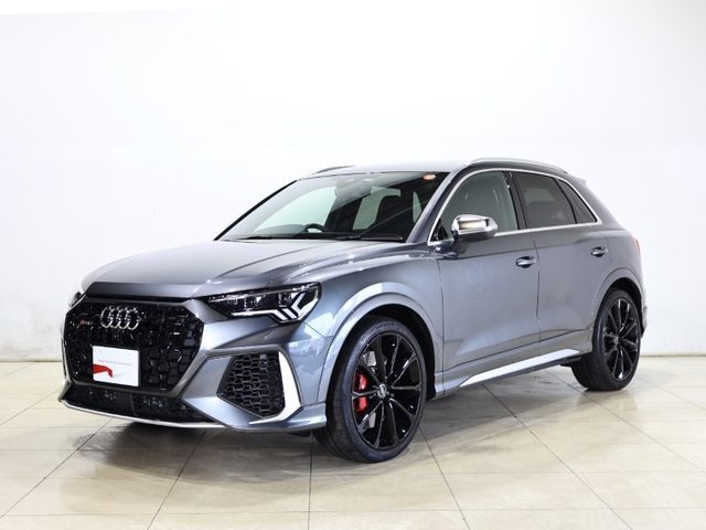 ＲＳ　Ｑ３　ベースグレード