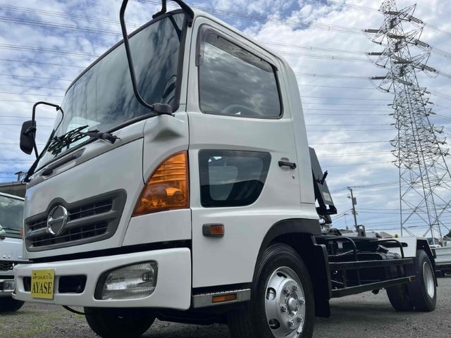 レンジャー　４ｔ積み脱着装置付コンテナ専用車