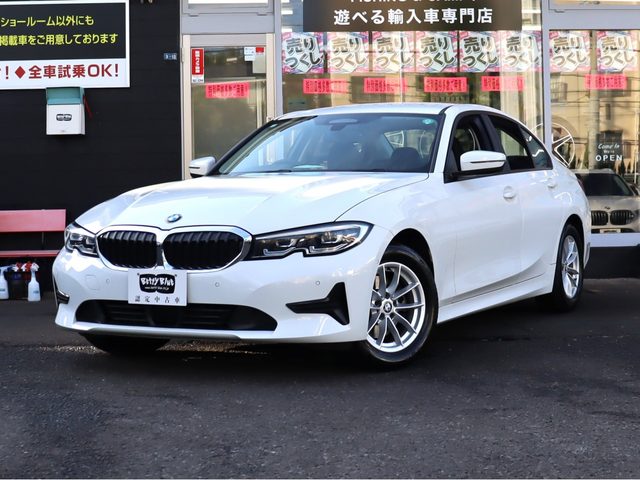 ３シリーズ　セダン　３２０ｉ