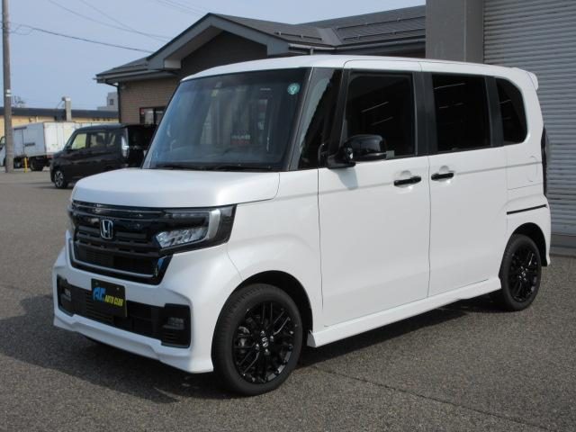 Ｎ　ＢＯＸ　カスタム　４ＷＤ　Ｌ　ターボ　スタイルプラス　ブラック
