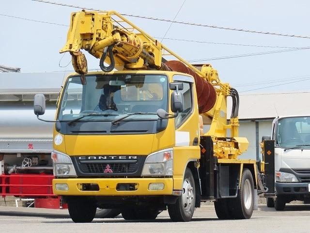 キャンター　穴掘建柱車