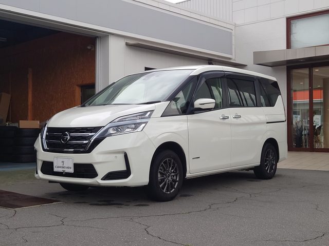 セレナ　Ｓハイブリッド　４ＷＤ　ＸＶ