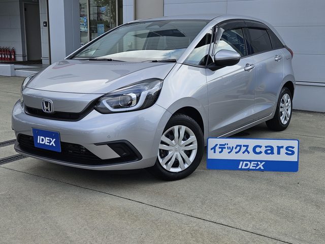 フィット　ｅ：ＨＥＶ　ベーシック