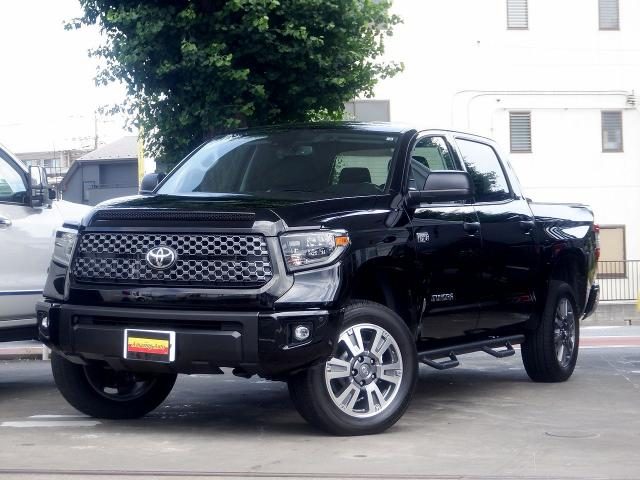 タンドラ　４ＷＤ　クルーマックス　Ｖ８