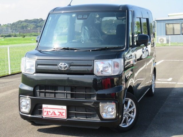 ピクシス　メガ　６６０　Ｌ　ＳＡＩＩＩ　・８型ナビ・フル