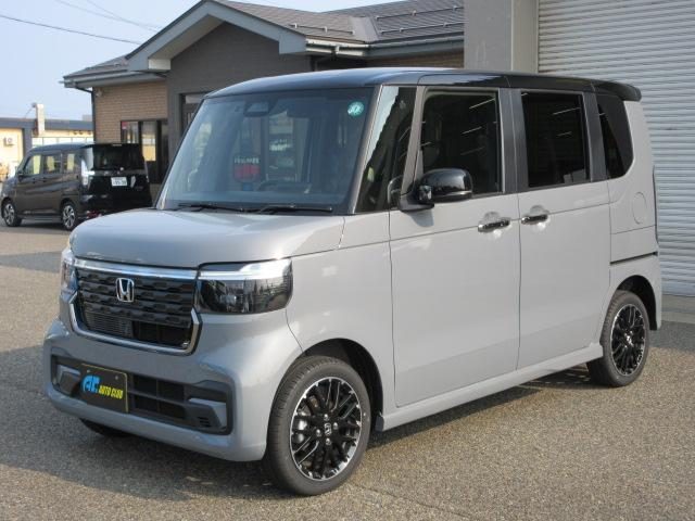 Ｎ　ＢＯＸ　カスタム　４ＷＤ　ターボ　コーディネートスタイル　２トーン