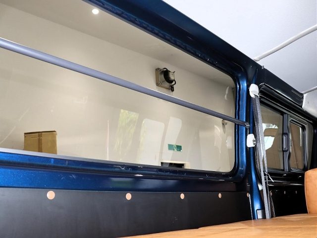 車両画像15
