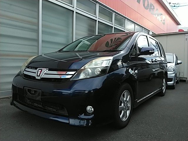 アイシス　１８００　プラタナ　５ドア　ＤＣＶＴ　２